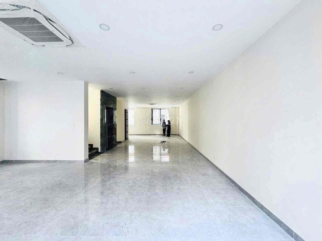 Rents out the Street of Kadc him blue, works in the office, 10 Ms, Tân Hưng