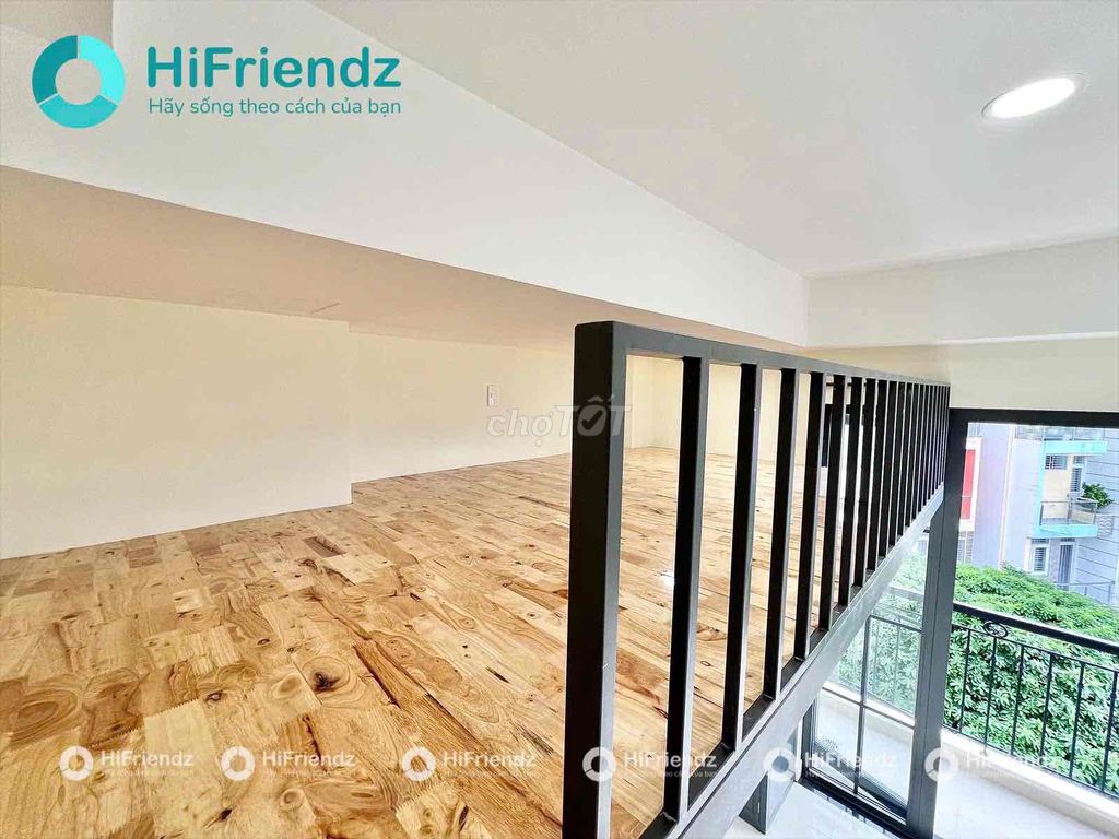 Rent a room with a balcony guard at the staff academy.
