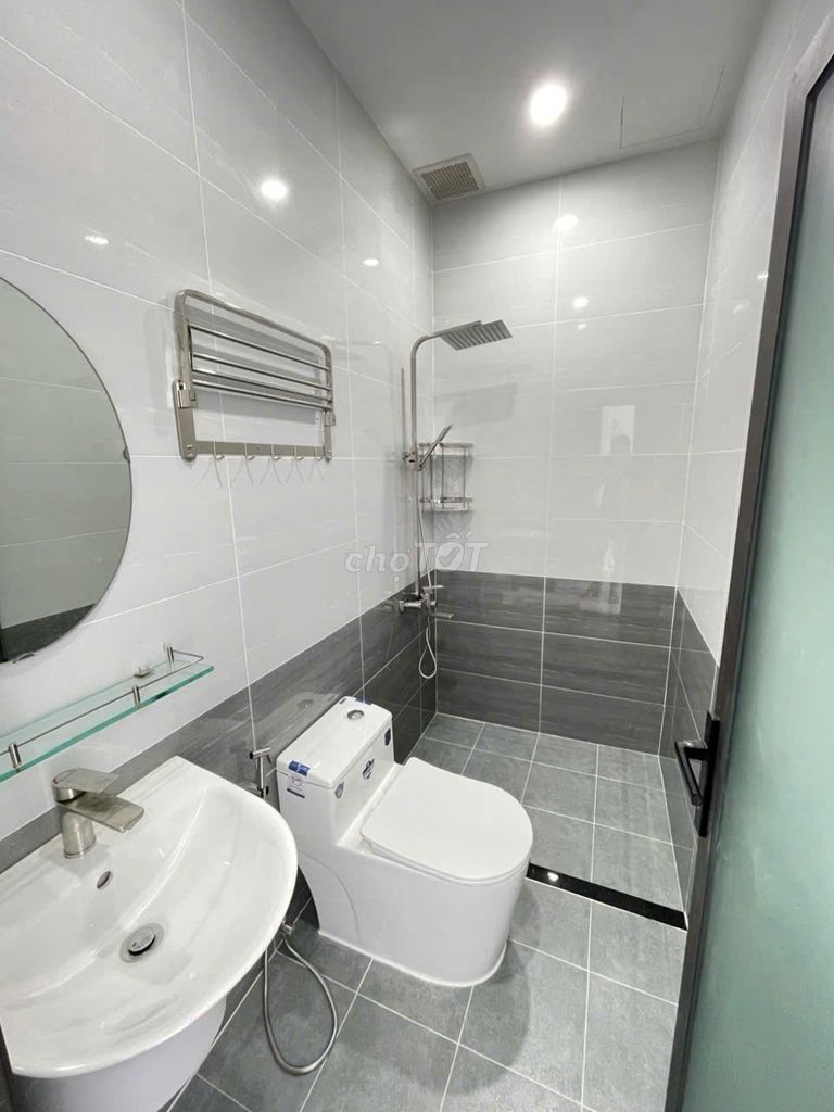 Pass room 27 m2 at Phan Huy ích in mid - October.