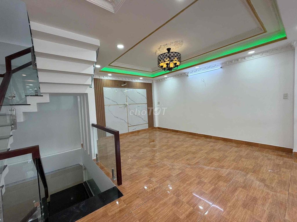 Rent 38/14 số 22 số 22 motorways in a three-story elevator.
