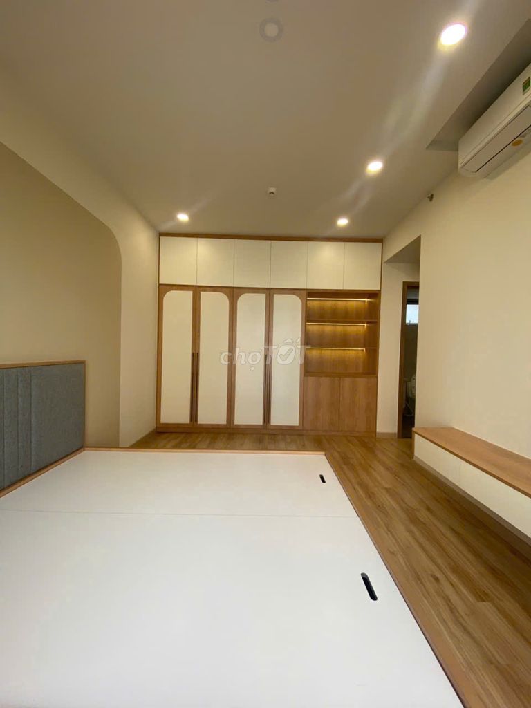Celesta Rise-3 bedroom 106 M only 19 million a month.
