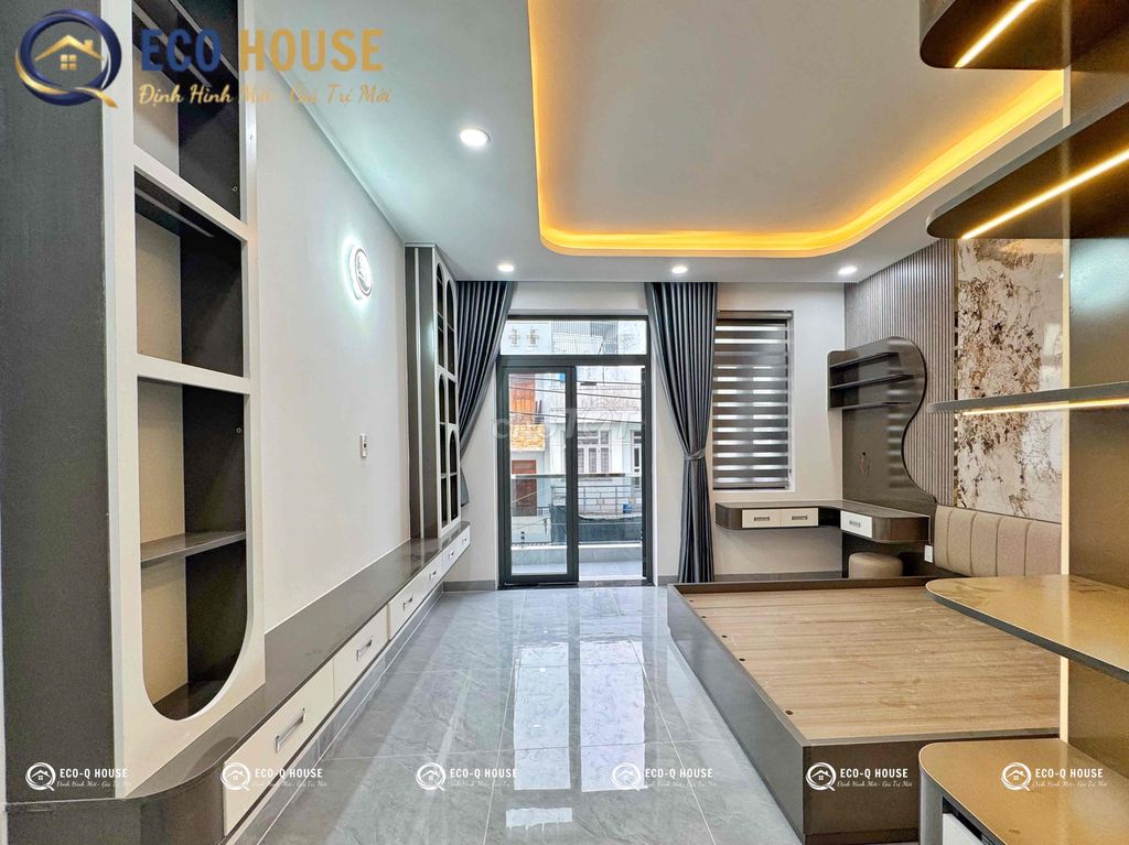 The new balcony studio is 100%-luxury elevator.