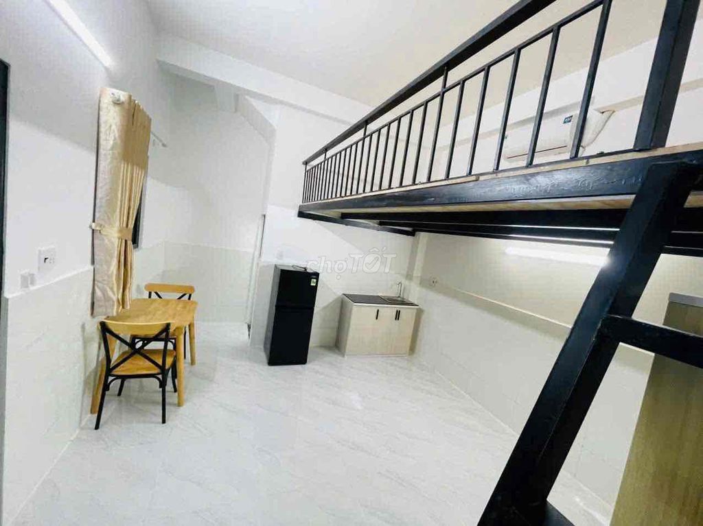 The owner rented the ENCOM, the river view that's right next to the Iron bridge.