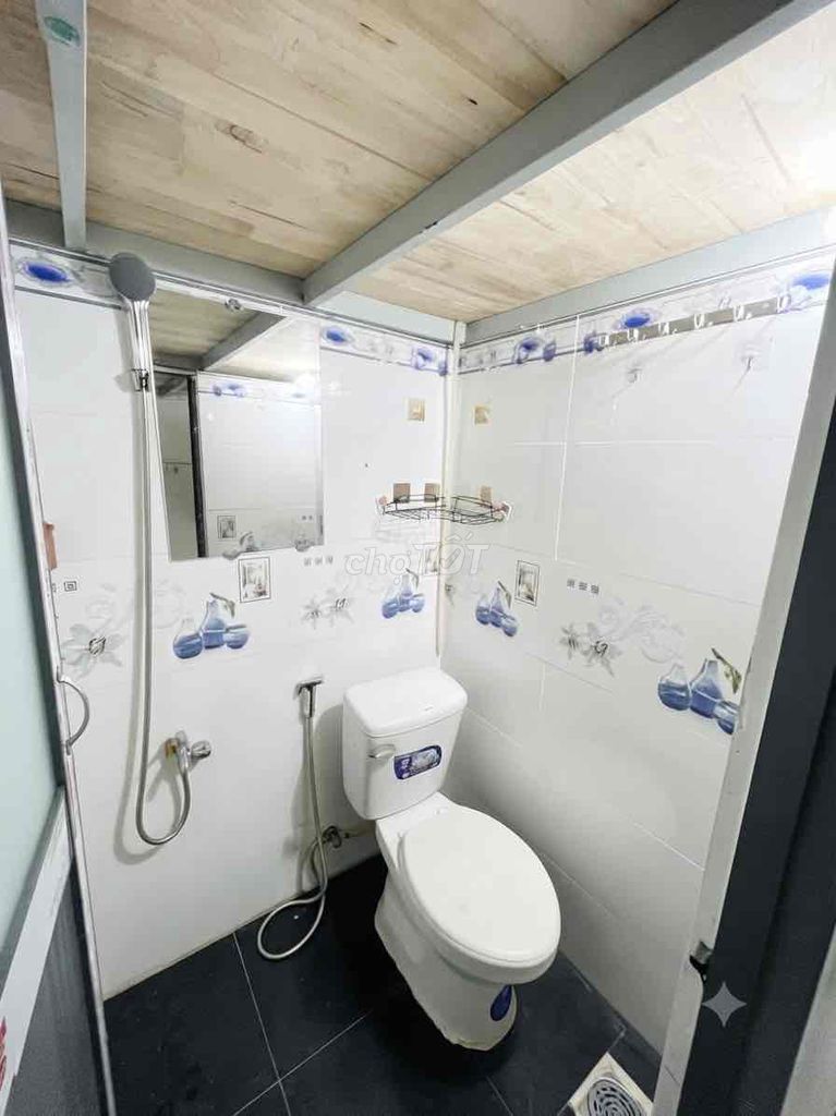The cold room's near the dhv.