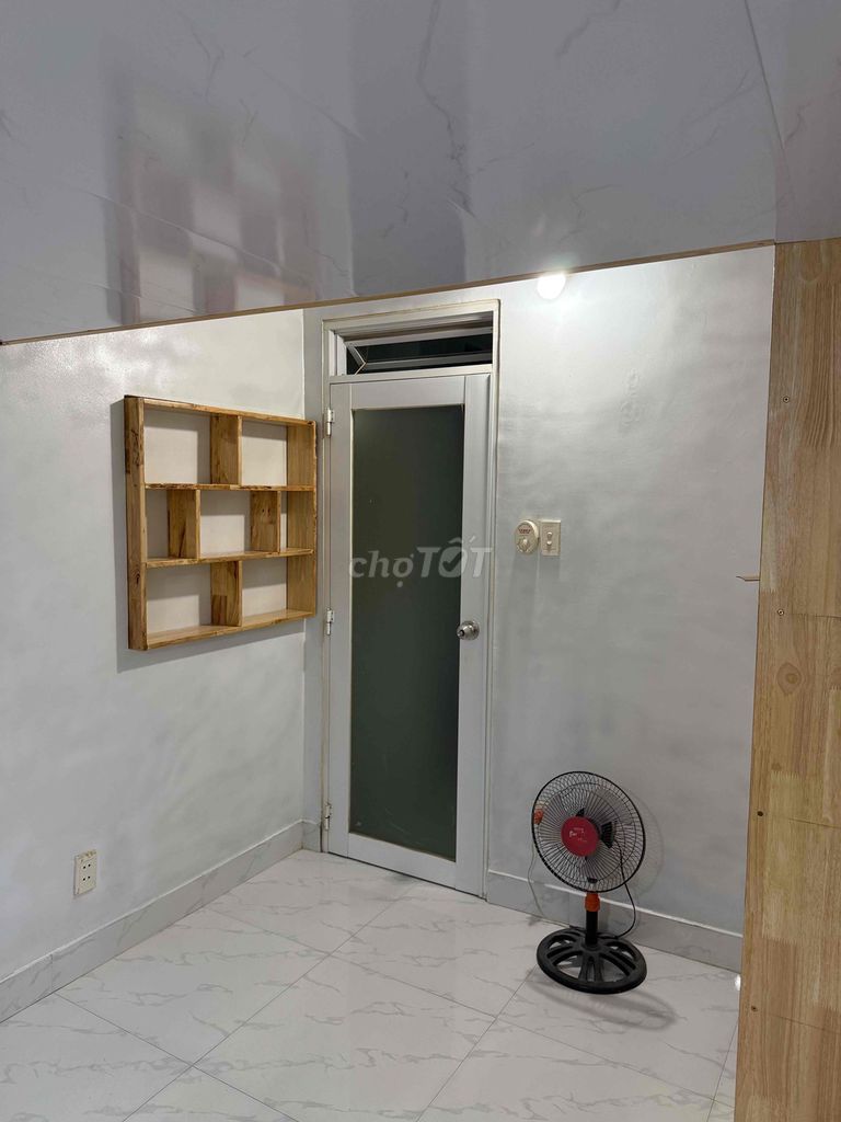 Ladies' room 3