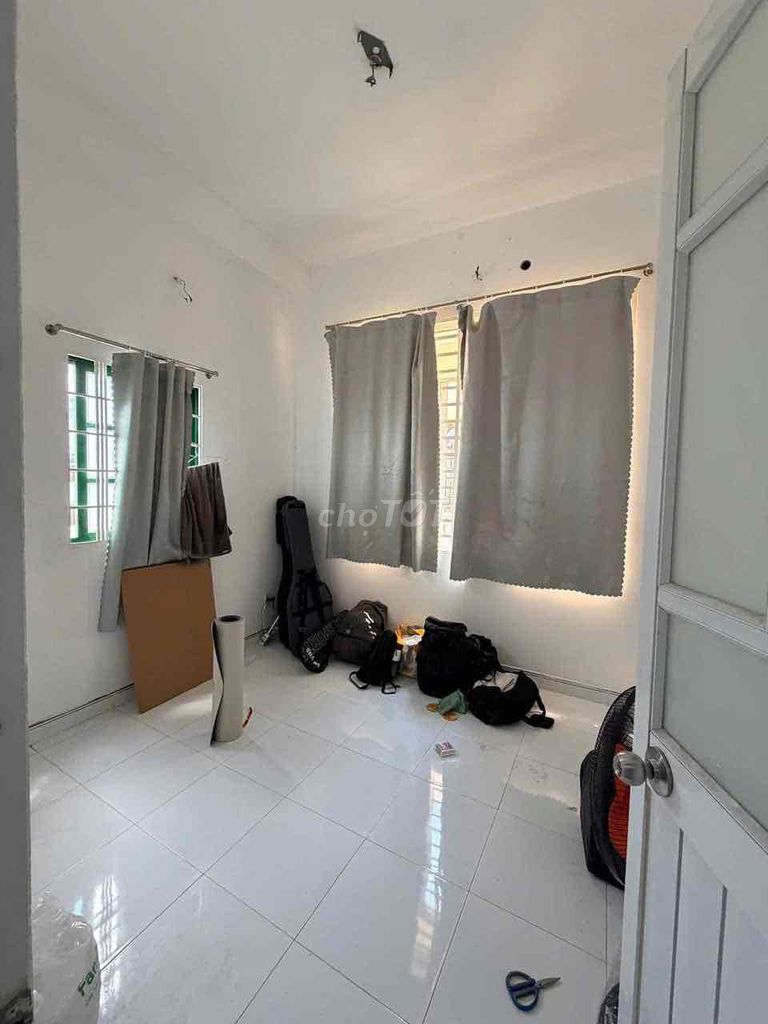 The original house. Three bedrooms. Three toilets. Huỳnh Văn Bánh. Phú Nhuận