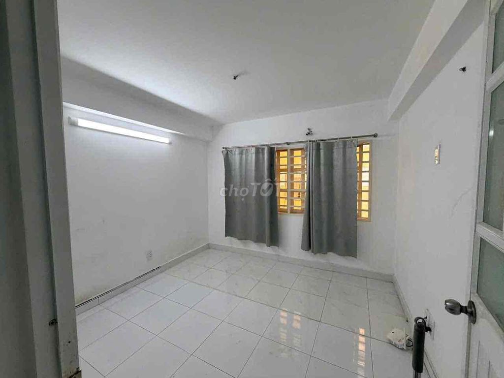 The original house. Three bedrooms. Three toilets. Huỳnh Văn Bánh. Phú Nhuận