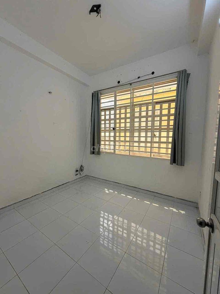 The original house. Three bedrooms. Three toilets. Huỳnh Văn Bánh. Phú Nhuận