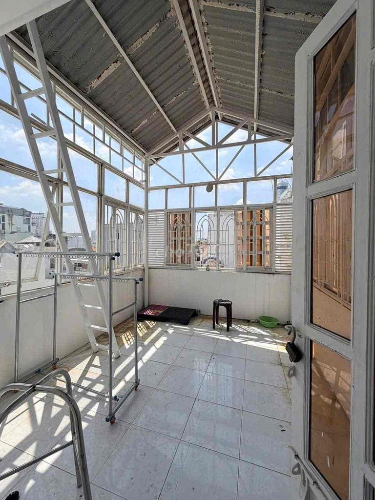 The original house. Three bedrooms. Three toilets. Huỳnh Văn Bánh. Phú Nhuận