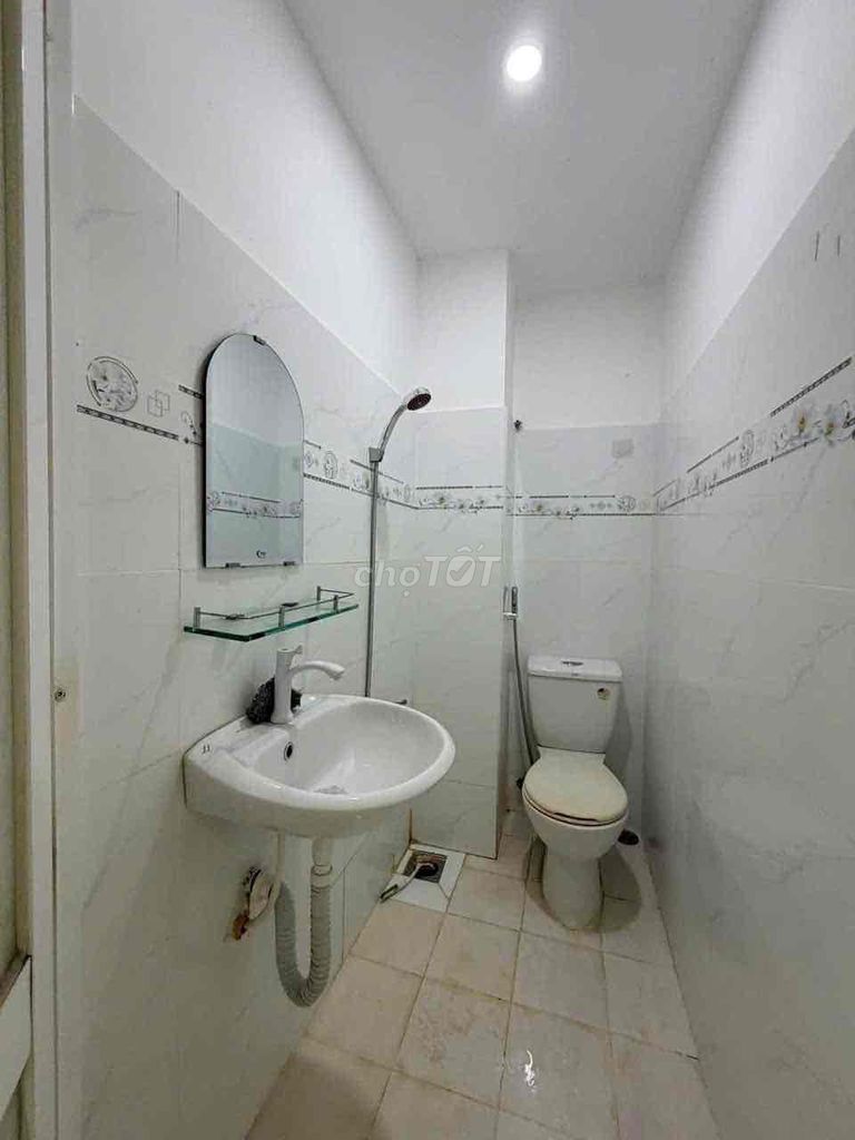 The original house. Three bedrooms. Three toilets. Huỳnh Văn Bánh. Phú Nhuận