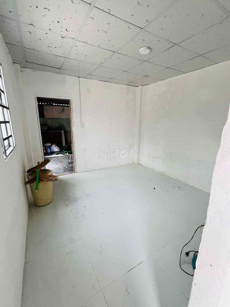 Rent the entire building about 36 meters near the United States Hospital Thủ Đức, Go on Security