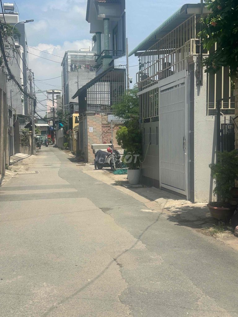 Rent three bedrooms 11 Trường Thọ.6 million a month.