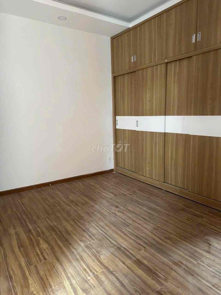 Let's rent Thạnh Lộc cash the area of 210 x14 meters 2 car floors