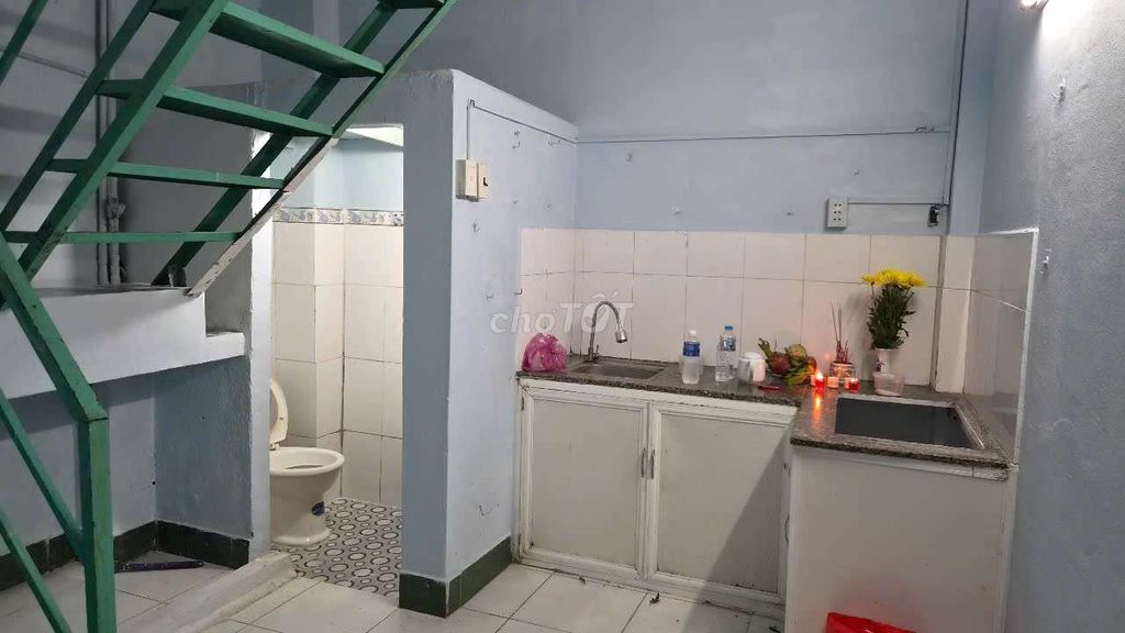 Rent the original house, near the market