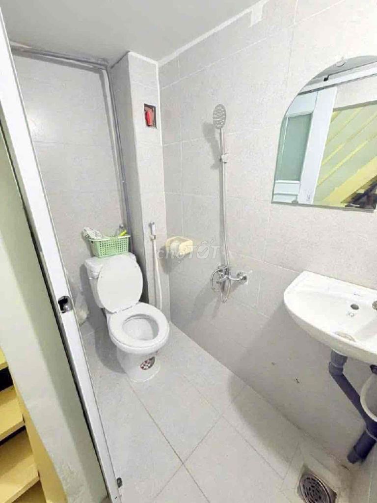 Renting two floors of the second corner on the 4th.