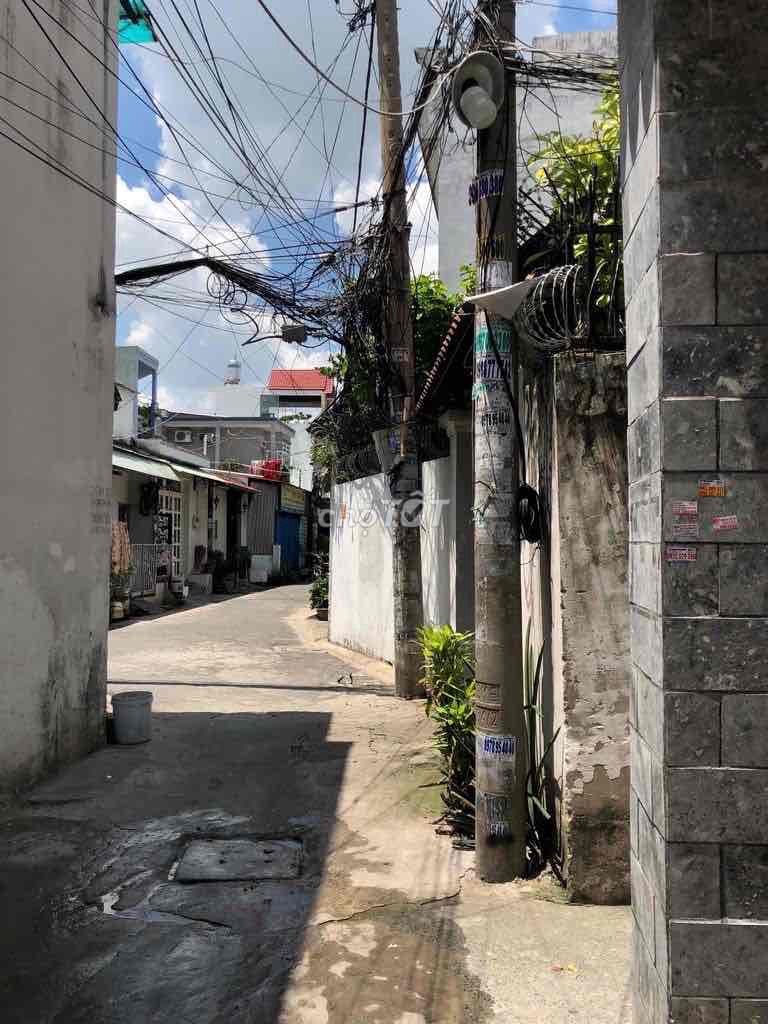 Rent an alley house.