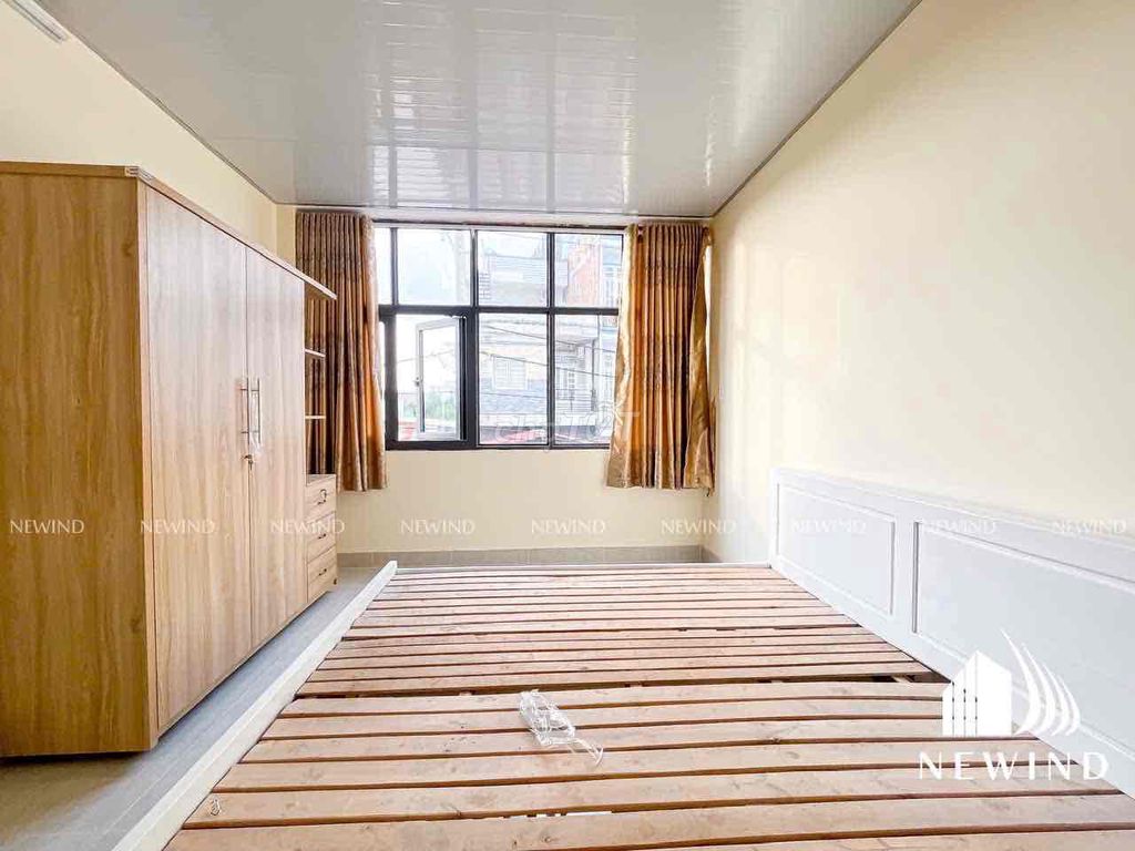 Tell Zhang to plan a new bedroom 100% right away. Family records close to tdt University.