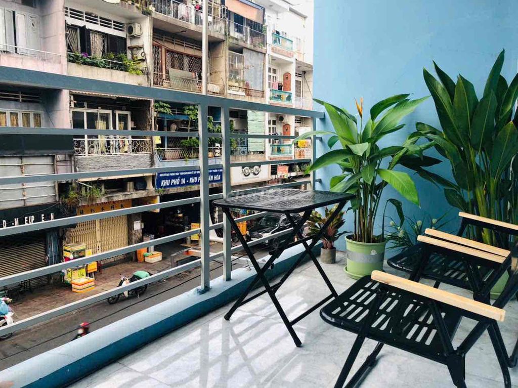 Rent a mini apartment in front of Trần Hưng Đạo