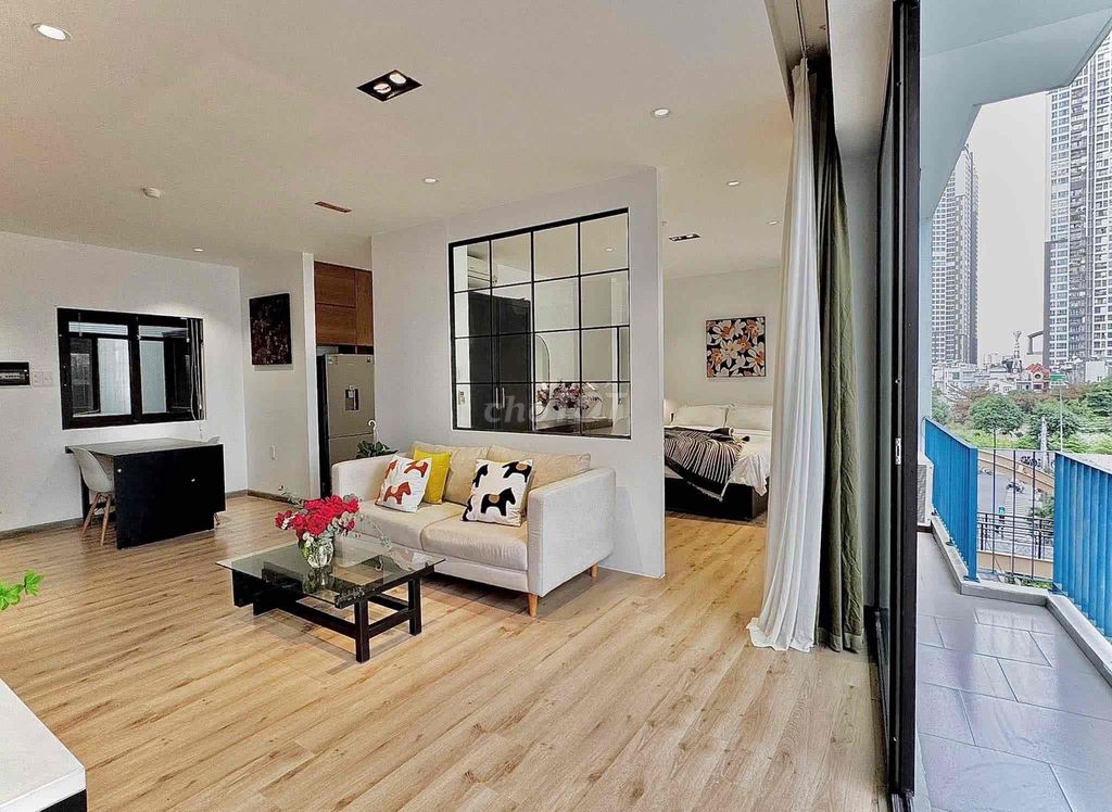 High-level apartment. Full interior. Trường Chinh right next to the airport.