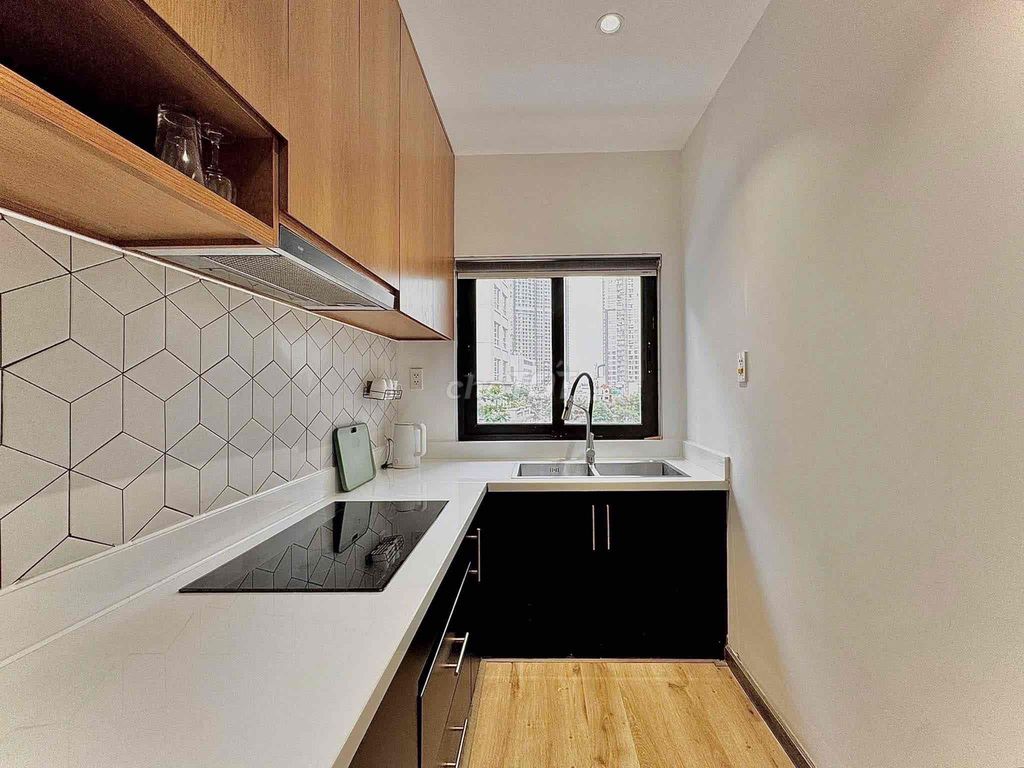 High-level apartment. Full interior. Trường Chinh right next to the airport.