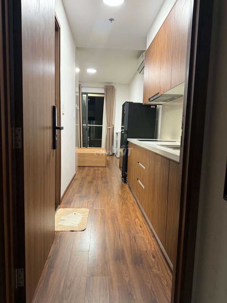 Rent the studio a master bedroom.