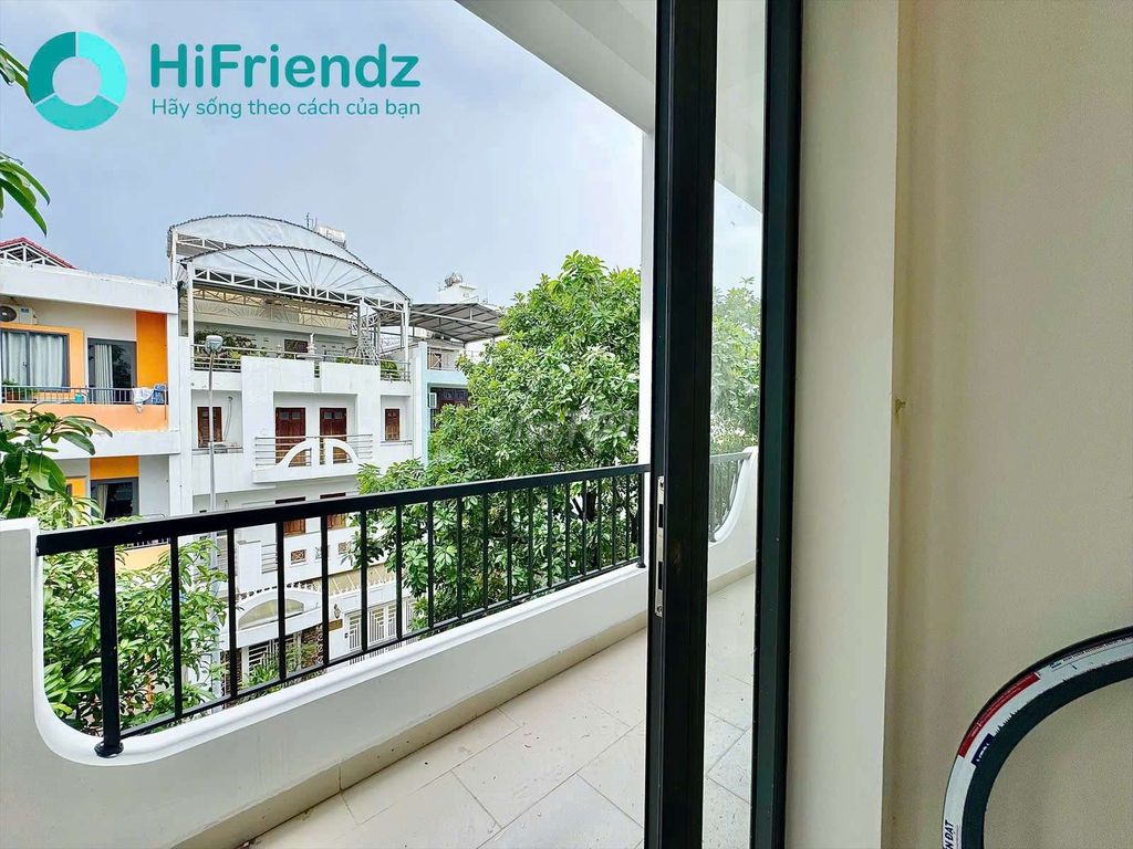Rent the balcony apartment - full interior, almost extended