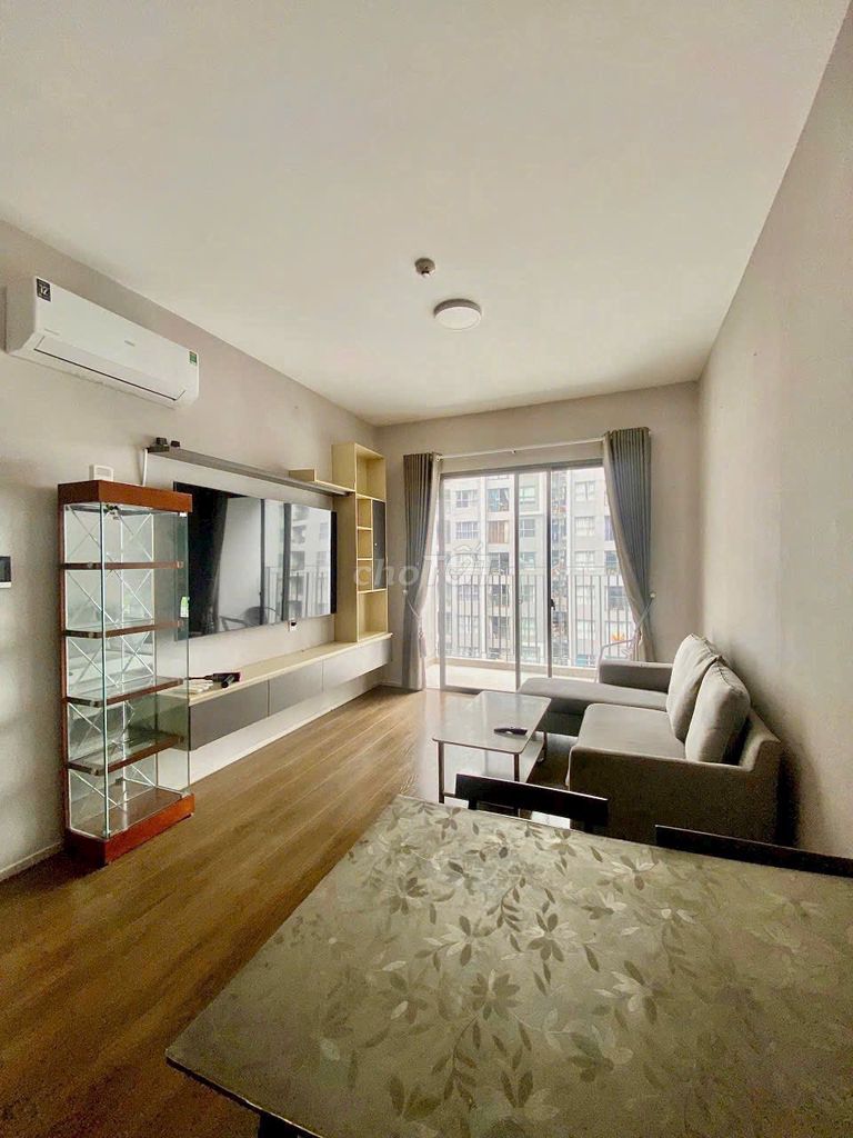 Rent out 3 rooms of the corner; There's furniture. The rent is 9.5 million. Musk