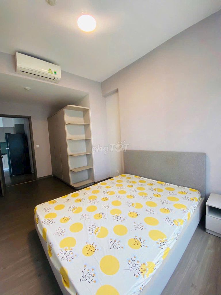 Rent out 3 rooms of the corner; There's furniture. The rent is 9.5 million. Musk