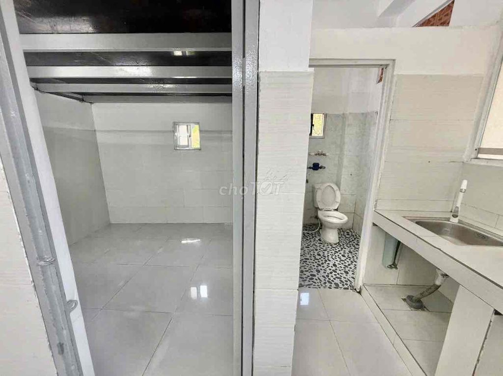 The mini-room is a private bedroom and the air window's open. Right there.
