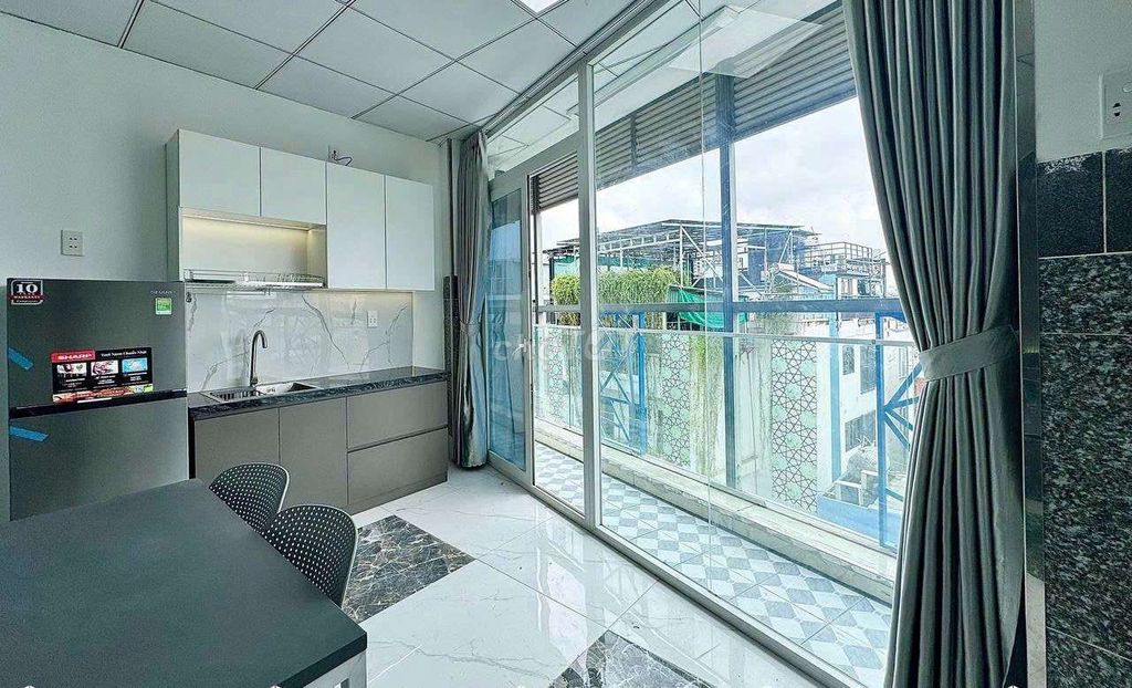 Rent a balcony bedroom, Full Phú Nhuận interior right over in Phan Xil Long.