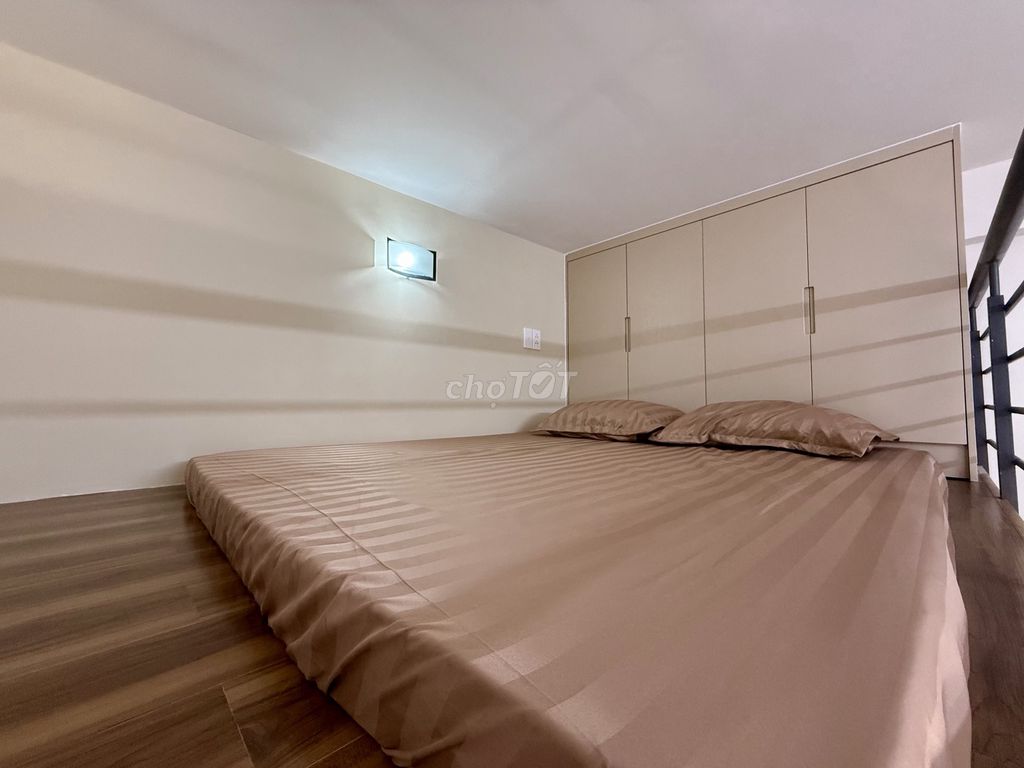 The new mini-full interior service apartment is 100% new.