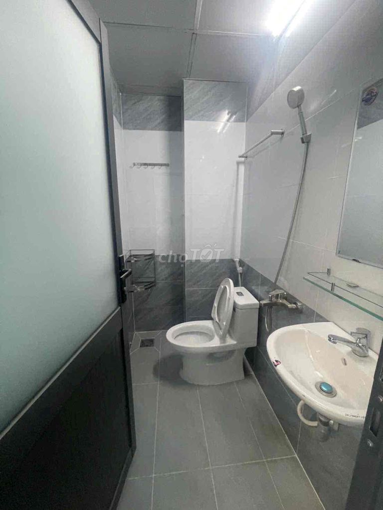Two floors to the roof. Two bedrooms. Three toilets.