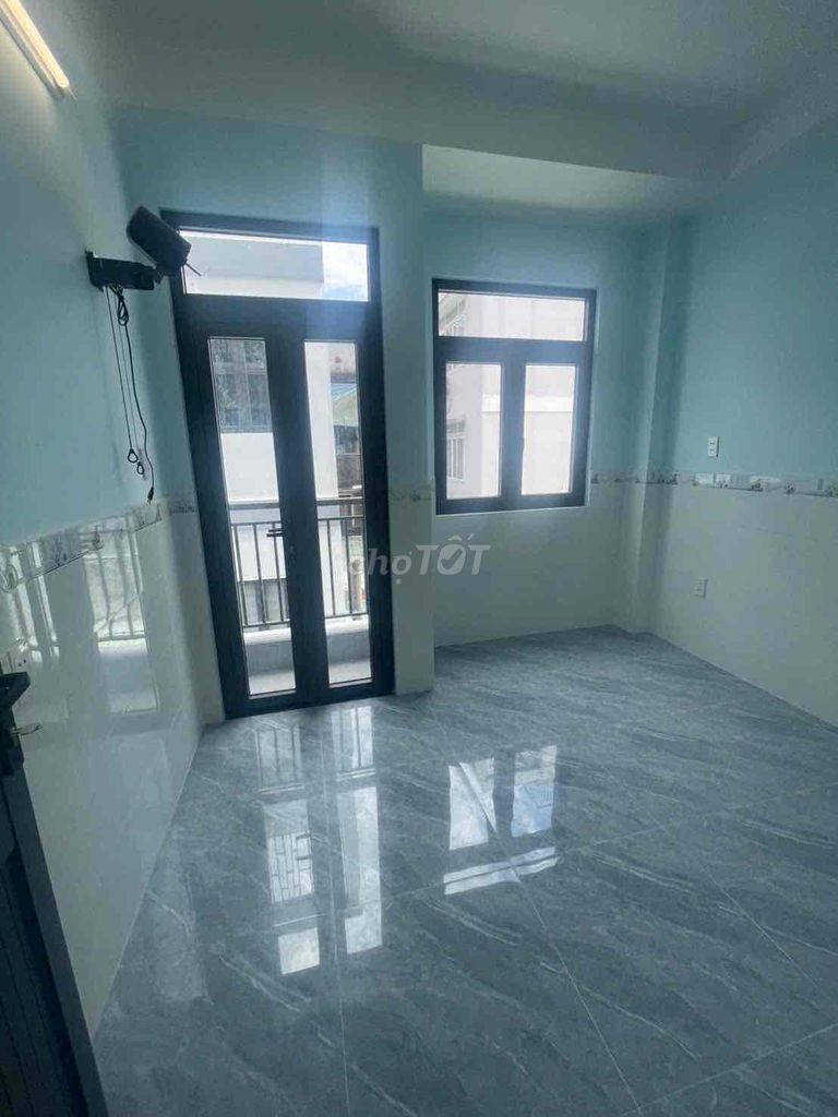 Two floors to the roof. Two bedrooms. Three toilets.