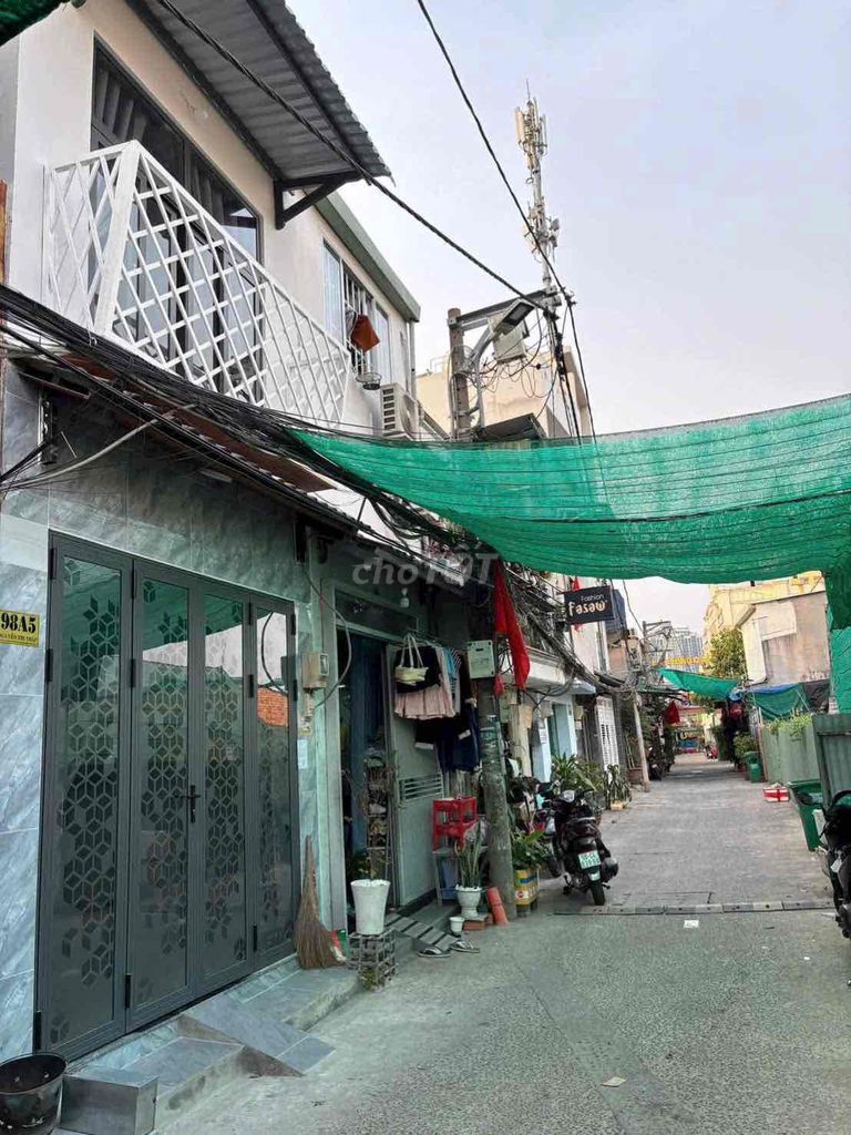 The new building. 98 Nguyễn Thị Thập.