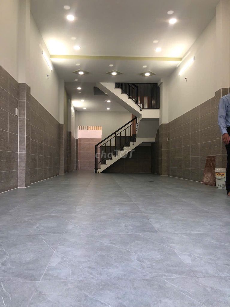 24 A Nguyễn Hữu Tiến 4*18, 1 floor, 2 bedroom, 10 meters long living room