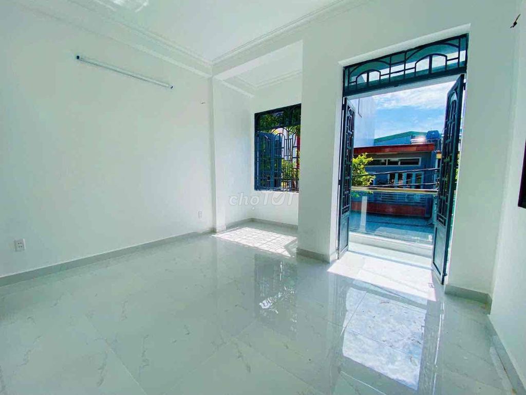 Rent a new house in front of Lê Lư, Tân Phú.