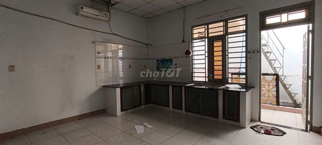 Rent a front house on the tarner Hiệp Thành District 12.