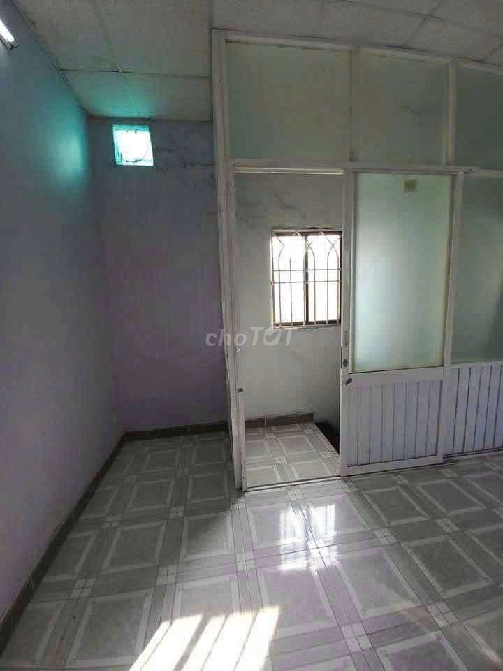 for H3 G, Phạm Hùng, C7 D