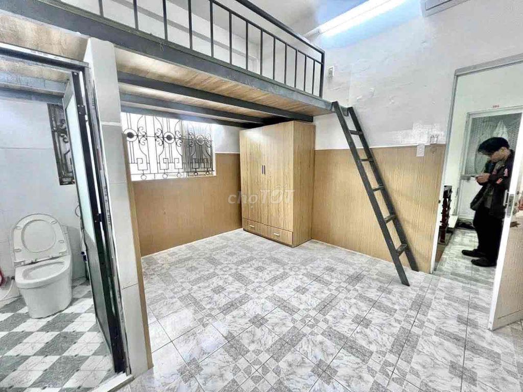 TERNING sky windows { full interior } beautiful clean house \(bk 5)
