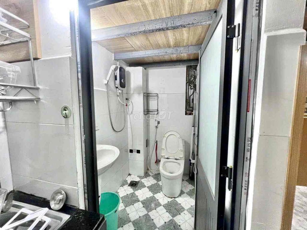 TERNING sky windows { full interior } beautiful clean house \(bk 5)