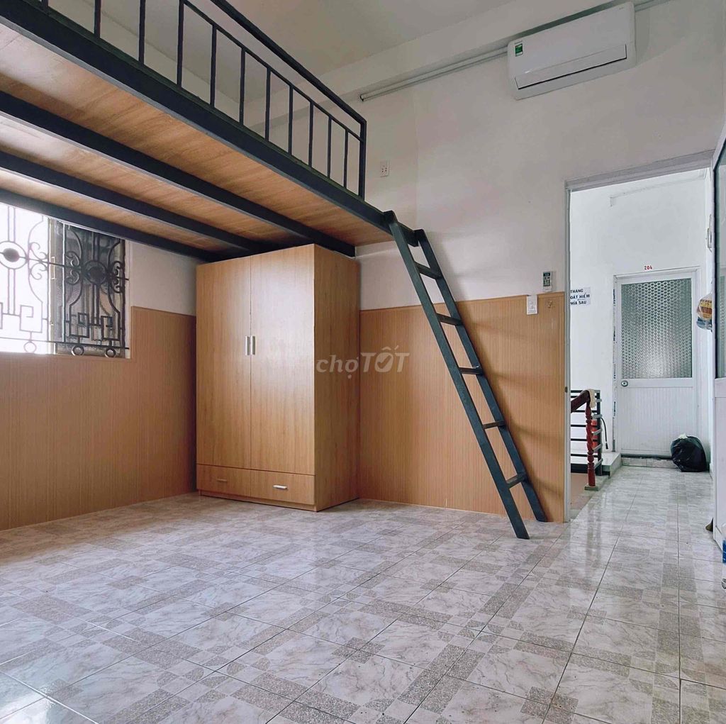 TERNING sky windows { full interior } beautiful clean house \(bk 5)
