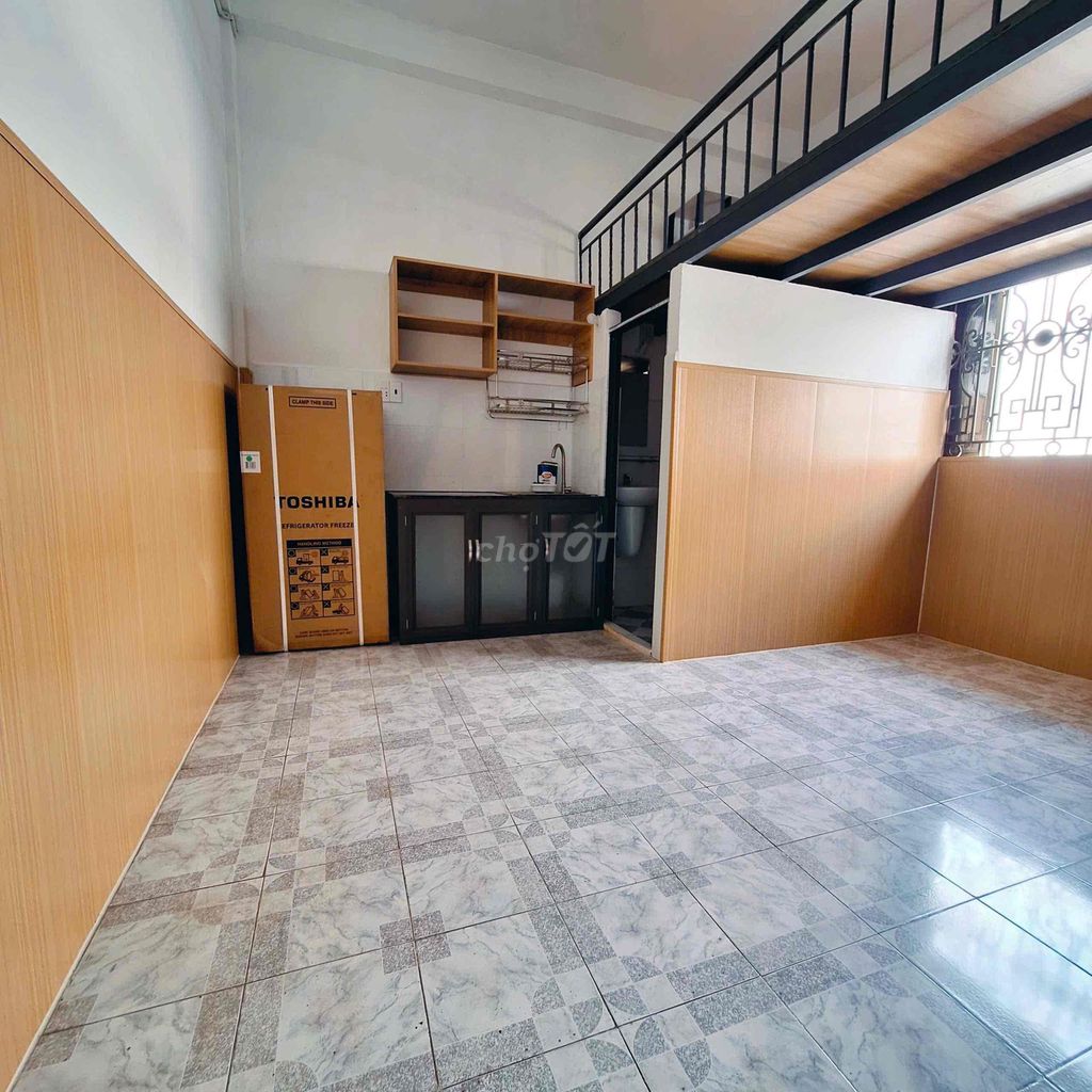 TERNING sky windows { full interior } beautiful clean house \(bk 5)