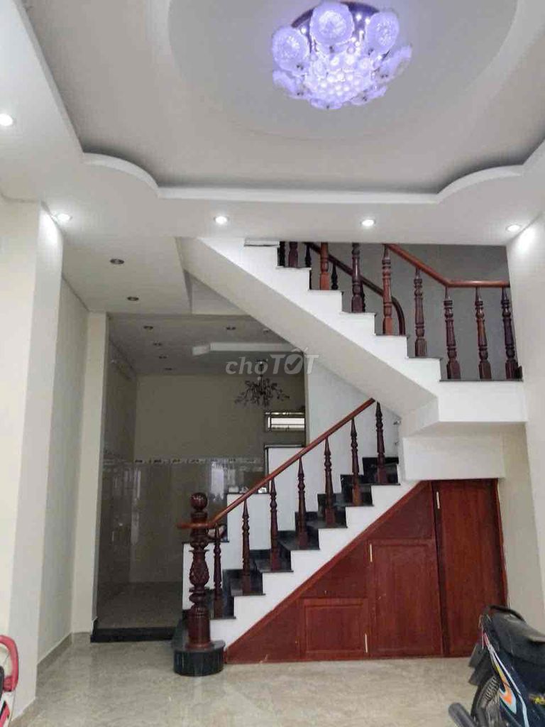 Rent an alley house on Nguyễn Tuyển District 2.
