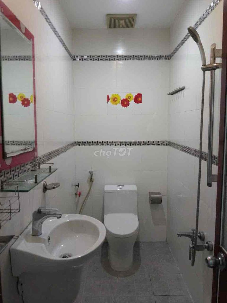 Rent an alley house on Nguyễn Tuyển District 2.