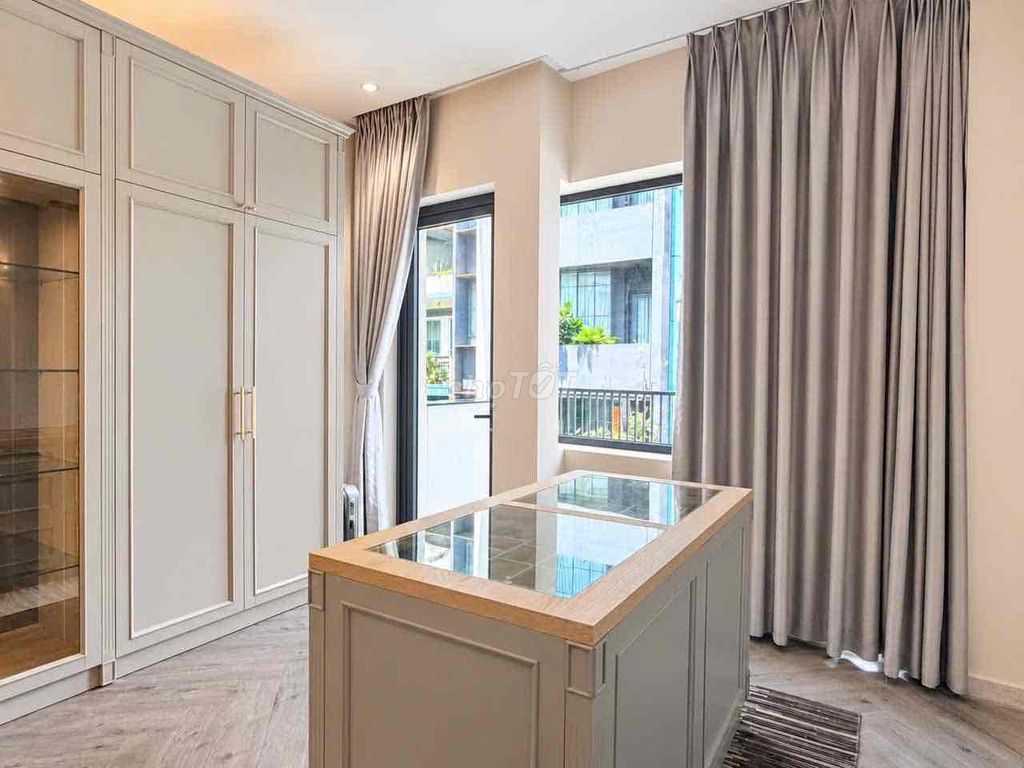 The bandol apartment is 45 meters wide, full interior right here in the third quarter, new home.