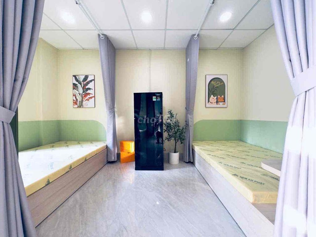 The studio is 35 meters and only 6 million and a half near lotte mart right in the heart of District 7