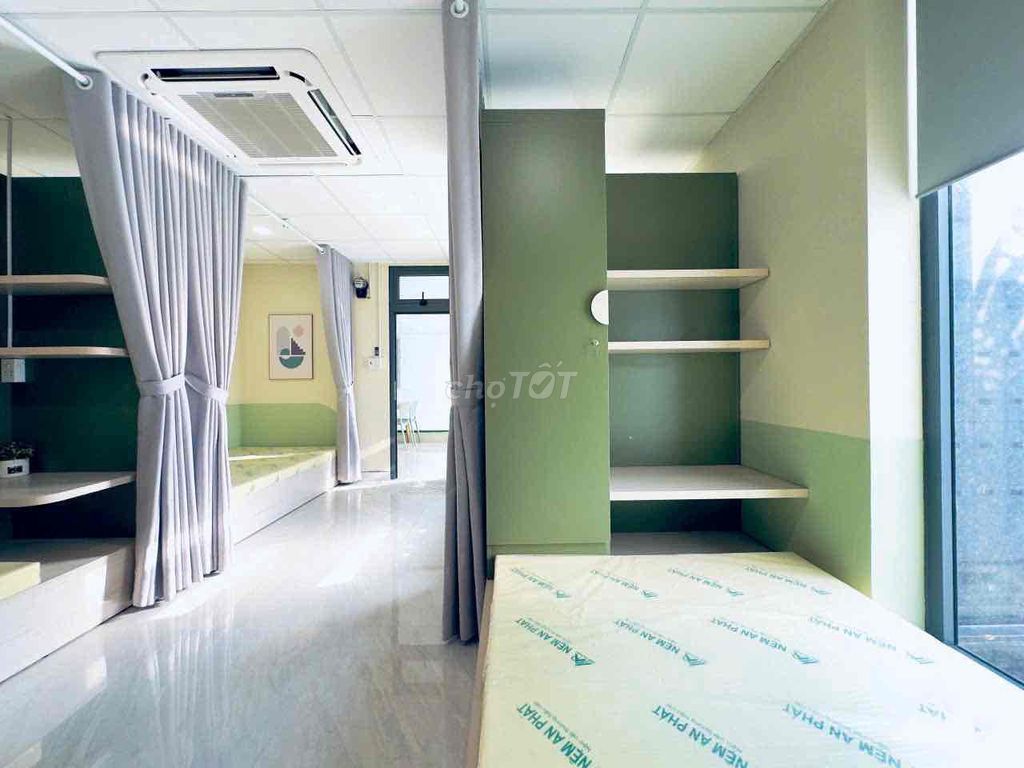 The studio is 35 meters and only 6 million and a half near lotte mart right in the heart of District 7
