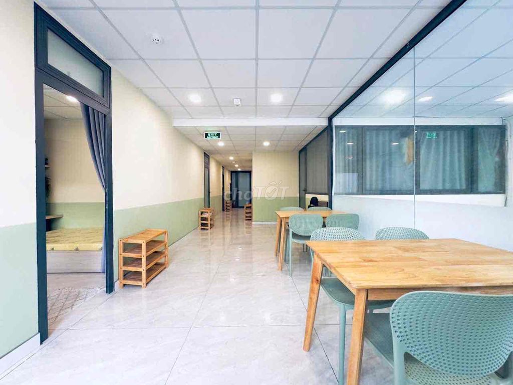The studio is 35 meters and only 6 million and a half near lotte mart right in the heart of District 7