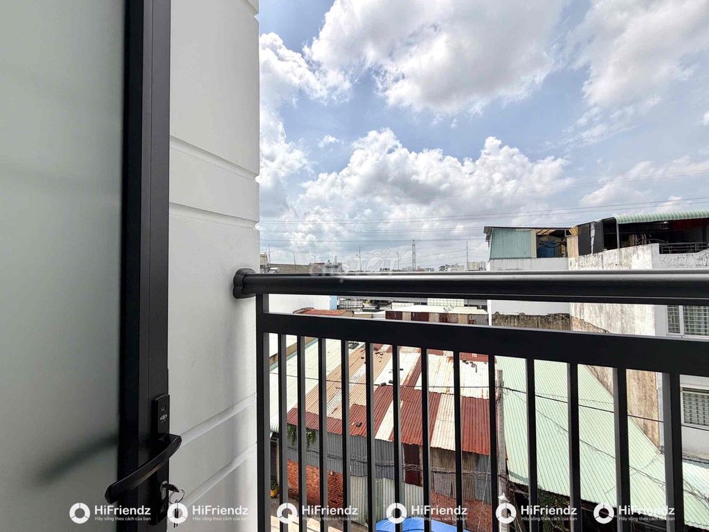 The new apartment is 100 percent -- balconies full of furniture -- near aeon -- falling by the clouds.