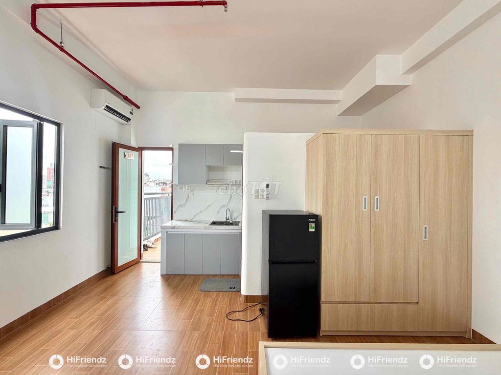 The new apartment is 100 percent -- balconies full of furniture -- near aeon -- falling by the clouds.